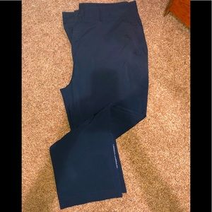 Mens size 40 under amour golf pants